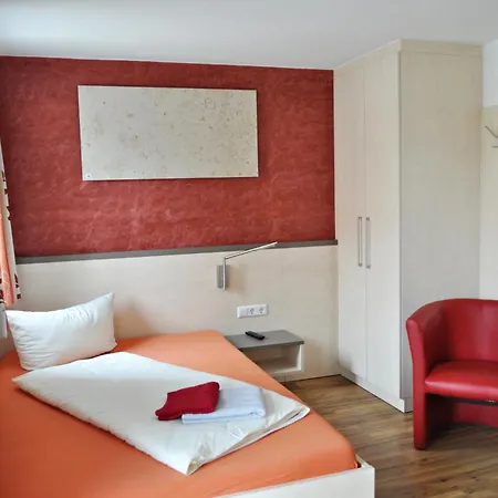 Goldener Schluessel Mit Gaestehaus Sina Inn Noerdlingen